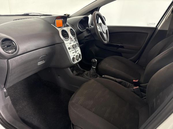 2014-Opel-Corsa-14-Essentia-5-dr image:8