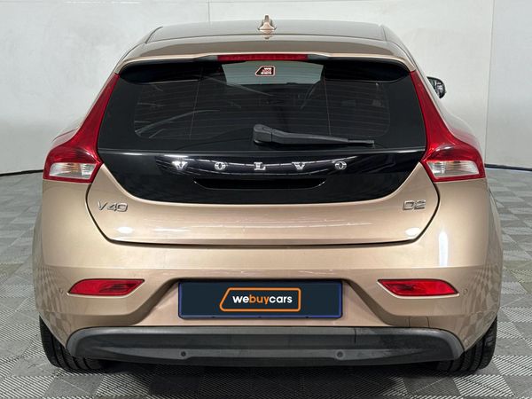 2013-Volvo-V40-D2-Excel image:17