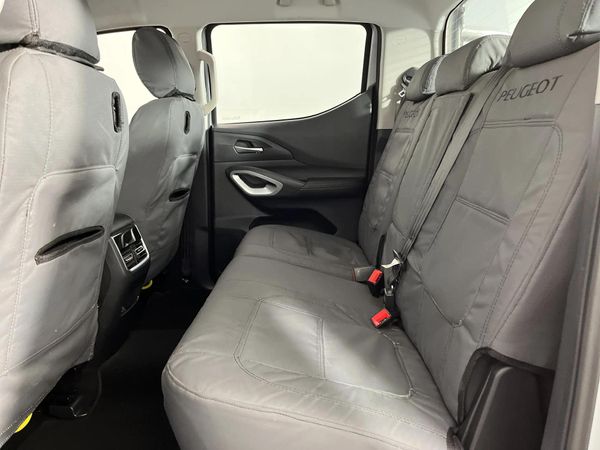 2024-Peugeot-Landtrek-19D-Allure-Double-Cab-Auto image:3
