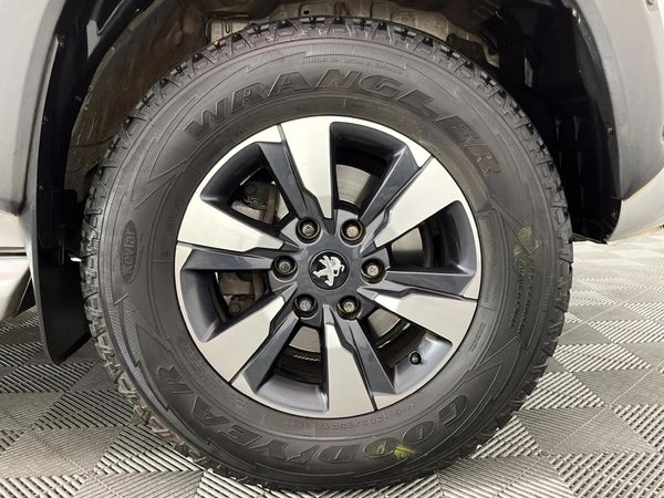 2024-Peugeot-Landtrek-19D-Allure-Double-Cab-Auto image:4
