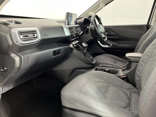 2024-Peugeot-Landtrek-19D-Allure-Double-Cab-Auto image:8
