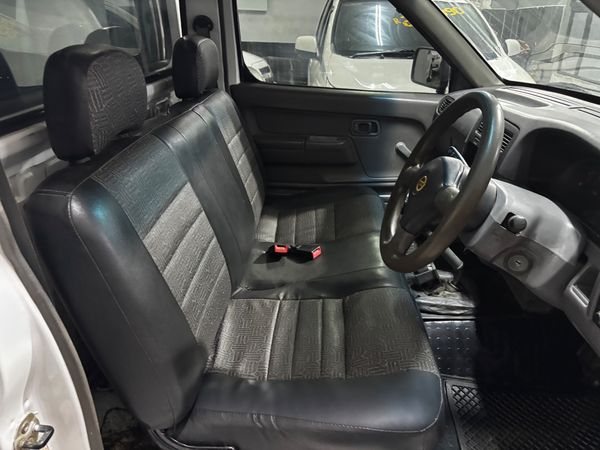 2008-Nissan-Hardbody-2700D-LWB-Single-Cab image:10
