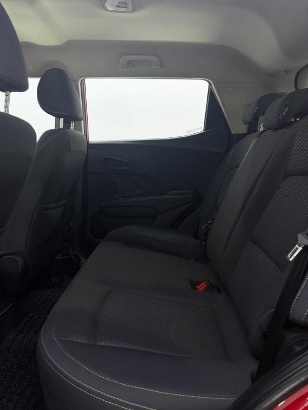 2022-Mahindra-XUV-300-12T-SE-W4 image:17