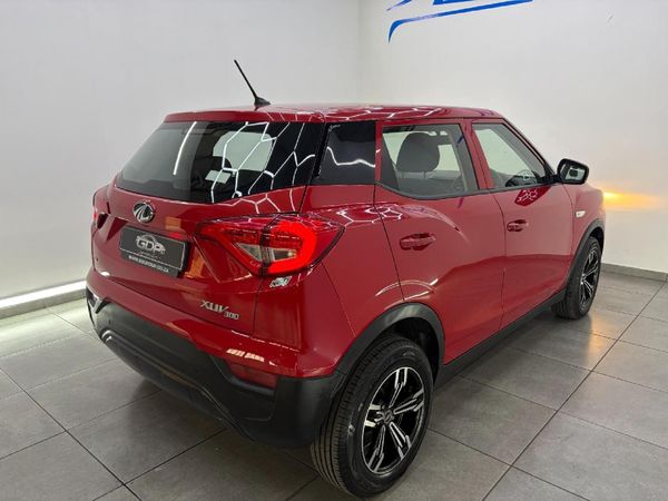 2022-Mahindra-XUV-300-12T-SE-W4 image:18
