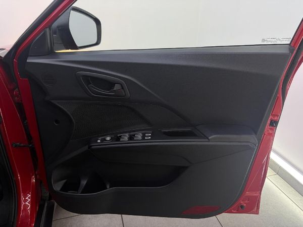 2022-Mahindra-XUV-300-12T-SE-W4 image:19