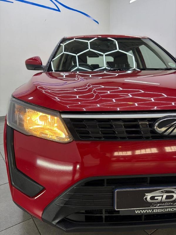 2022-Mahindra-XUV-300-12T-SE-W4 image:8