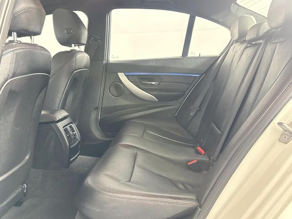 2017-BMW-3-Series-320i-M-Sport-Auto image:3