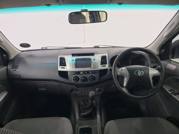 2013-Toyota-Hilux-30-D-4D-Raider-Xtra-Cab image:18
