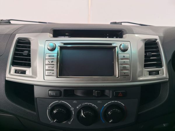 2013-Toyota-Hilux-30-D-4D-Raider-Xtra-Cab image:20