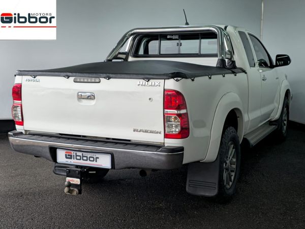 2013-Toyota-Hilux-30-D-4D-Raider-Xtra-Cab image:5