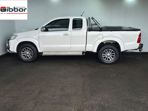2013-Toyota-Hilux-30-D-4D-Raider-Xtra-Cab image:8