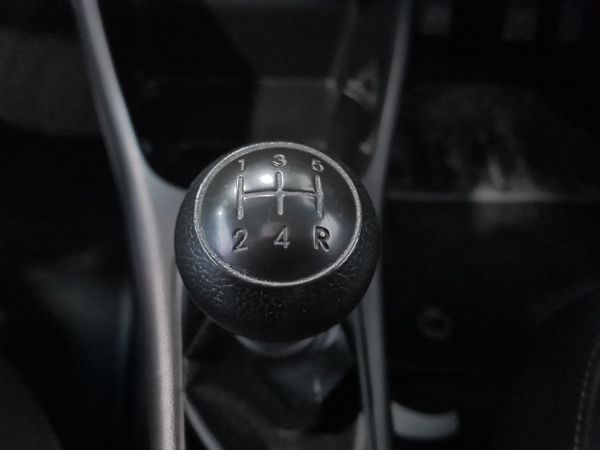 2018-Kia-Picanto-10-Street image:11