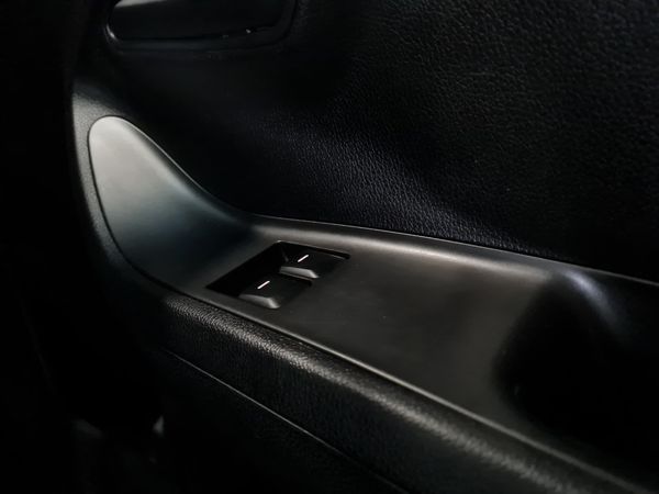 2018-Kia-Picanto-10-Street image:12