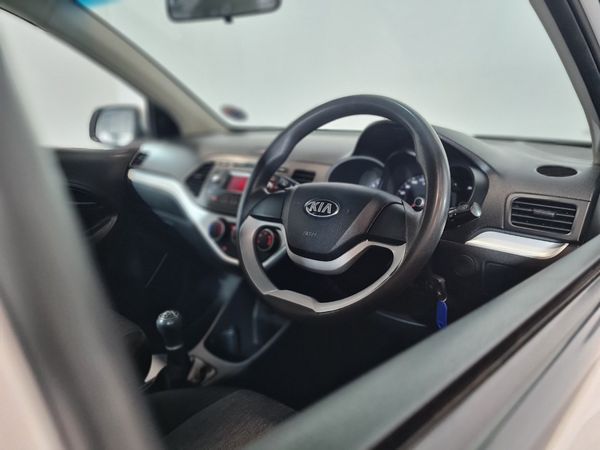 2018-Kia-Picanto-10-Street image:21