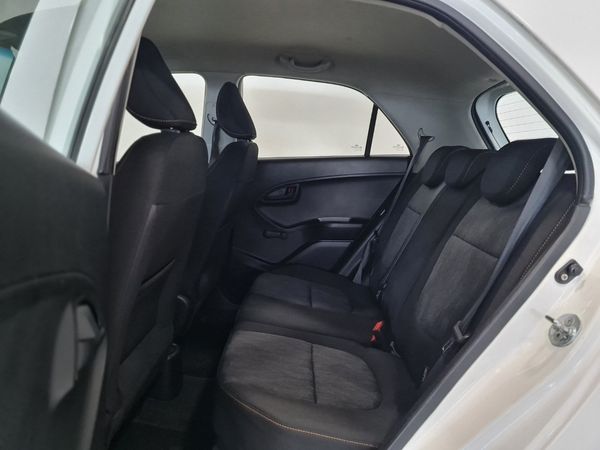 2018-Kia-Picanto-10-Street image:23