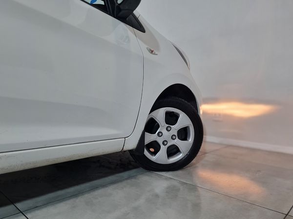 2018-Kia-Picanto-10-Street image:8
