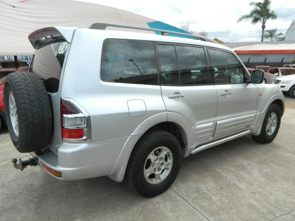 2002-Mitsubishi-Pajero-3200-DI-D-5-dr image:8