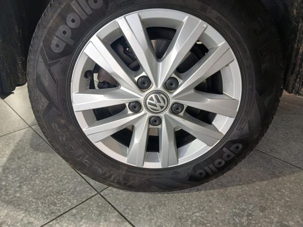 2017-Volkswagen-Kombi-20-TDI-Auto-103kW-Trendline image:12
