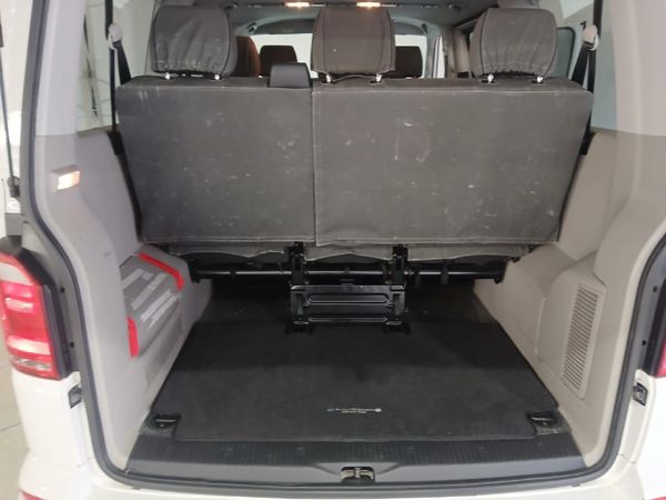 2017-Volkswagen-Kombi-20-TDI-Auto-103kW-Trendline image:13