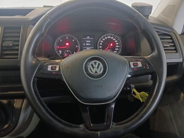 2017-Volkswagen-Kombi-20-TDI-Auto-103kW-Trendline image:17