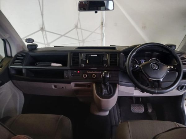 2017-Volkswagen-Kombi-20-TDI-Auto-103kW-Trendline image:18