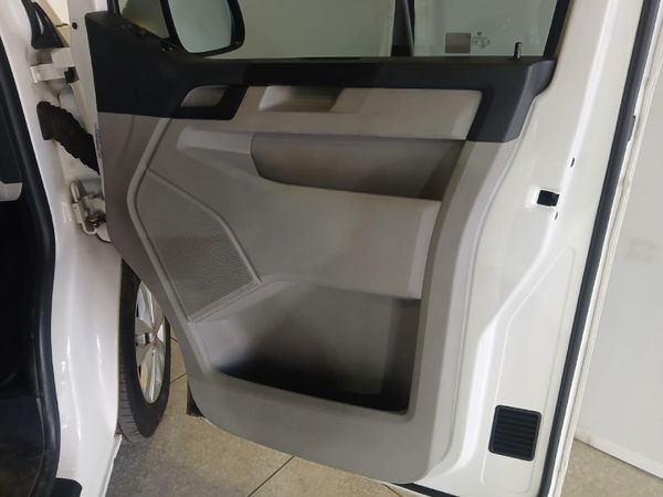 2017-Volkswagen-Kombi-20-TDI-Auto-103kW-Trendline image:21