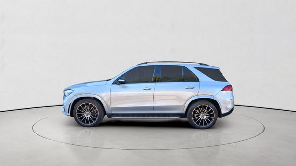 2024-Mercedes-Benz-GLE-400d-4Matic image:9