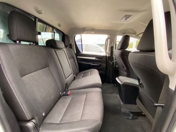 2017-Toyota-Hilux-28-GD-6-Raised-Body-Raider-Double-Cab image:9