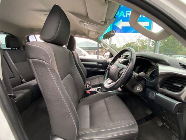 2017-Toyota-Hilux-28-GD-6-Raised-Body-Raider-Double-Cab image:8