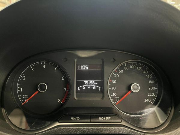2022-Volkswagen-Polo-Vivo-16-Comfortline-Auto-5-dr image:10