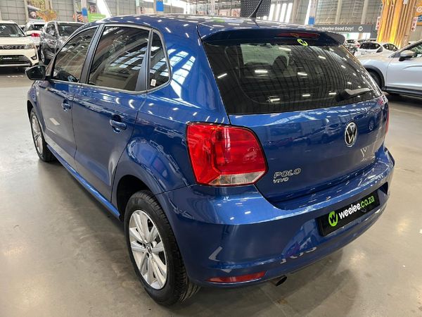 2022-Volkswagen-Polo-Vivo-16-Comfortline-Auto-5-dr image:4
