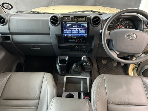 2023-Toyota-Land-Cruiser-79-45-D-Double-Cab image:11