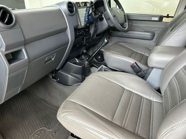2023-Toyota-Land-Cruiser-79-45-D-Double-Cab image:16