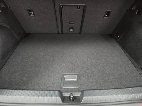 2026-Volkswagen-Golf-14-TSI-Life-Auto-110kw image:1