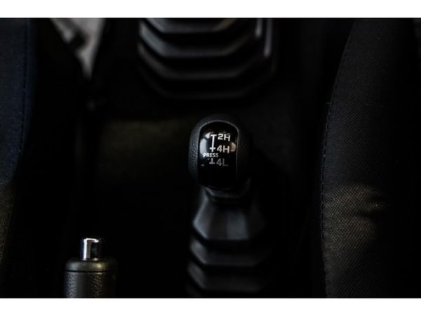 2026-Suzuki-Jimny-15-GLX image:19