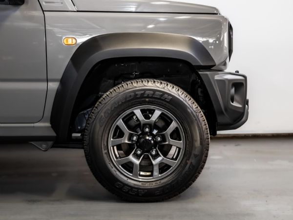 2026-Suzuki-Jimny-15-GLX image:3
