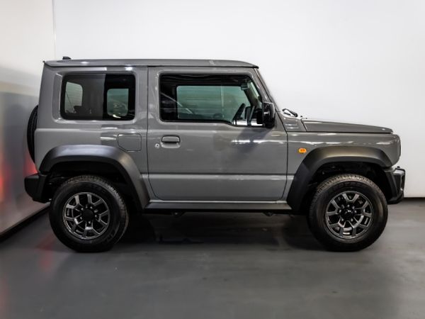 2026-Suzuki-Jimny-15-GLX image:4