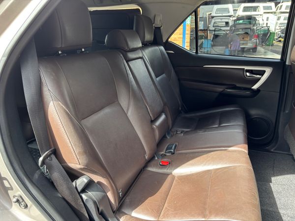 2017-Toyota-Fortuner-28-GD-6-4x4-Auto image:10