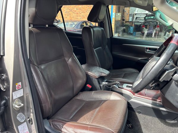 2017-Toyota-Fortuner-28-GD-6-4x4-Auto image:7