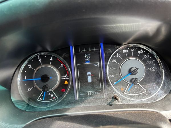 2017-Toyota-Fortuner-28-GD-6-4x4-Auto image:8