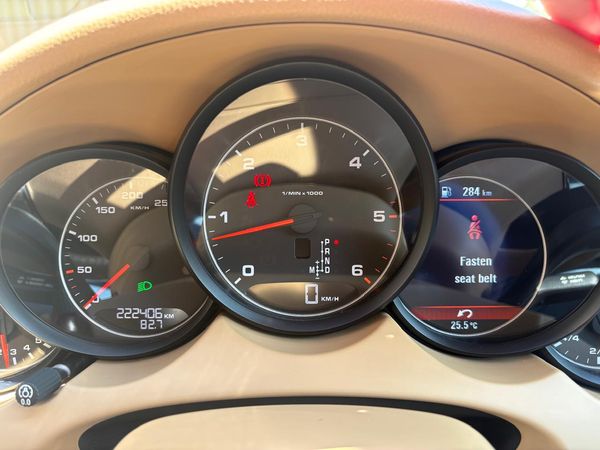 2012-Porsche-Cayenne-30-V6-TIP-Diesel-Automatic image:12
