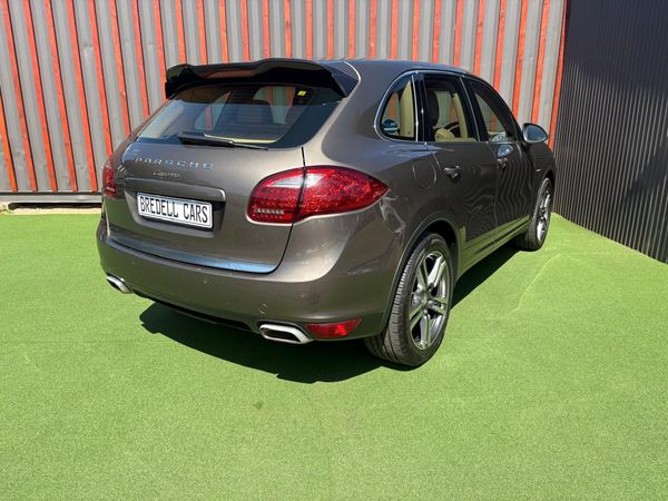 2012-Porsche-Cayenne-30-V6-TIP-Diesel-Automatic image:6