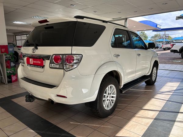 2014-Toyota-Fortuner-30-D-4D-Raised-Body-Auto image:1