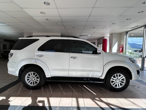2014-Toyota-Fortuner-30-D-4D-Raised-Body-Auto image:2