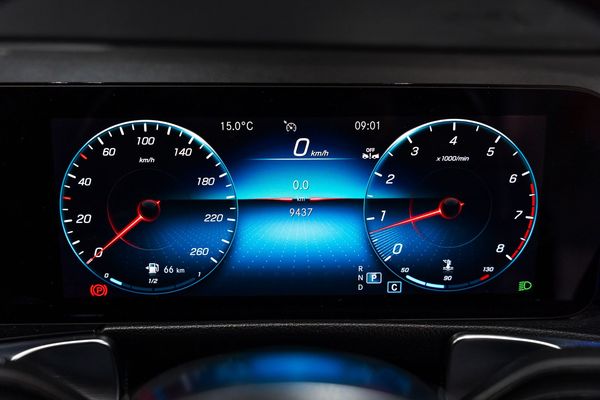 2024-Mercedes-Benz-GLB-250-AMG-Line image:13