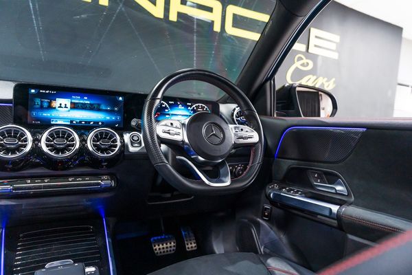 2024-Mercedes-Benz-GLB-250-AMG-Line image:15