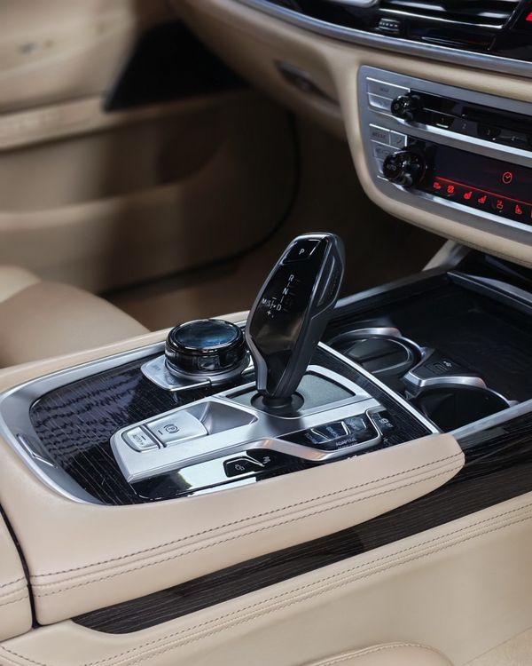 2019-BMW-7-Series-750Li-xDrive-M-Sport-B4-Armour image:9