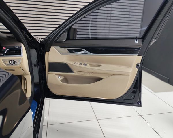 2019-BMW-7-Series-750Li-xDrive-M-Sport-B4-Armour image:4