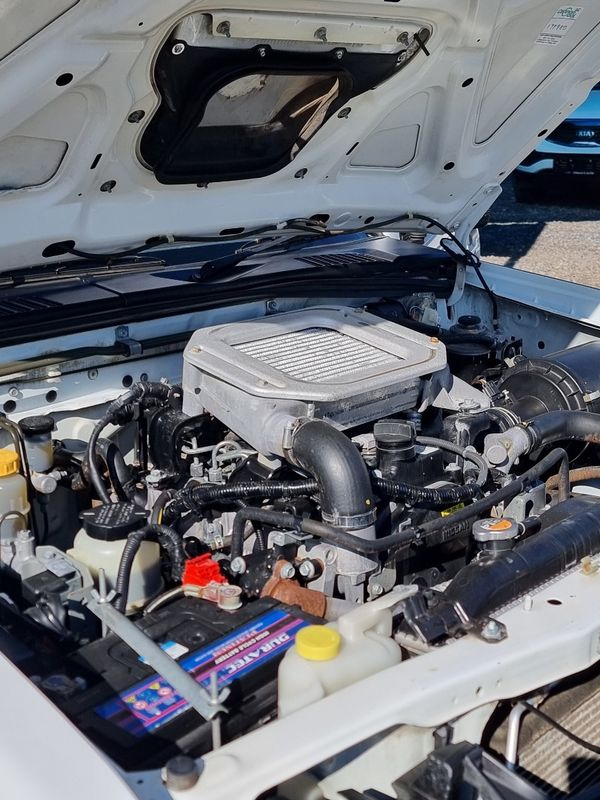 2019-Nissan-NP300-25-TDi-LWB-Single-Cab image:13
