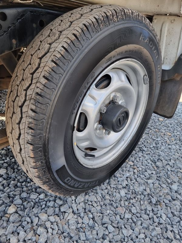2019-Nissan-NP300-25-TDi-LWB-Single-Cab image:14